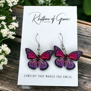 Butterfly Bliss: NWT Pink Butterfly Dangle Earrings to Elevate Your Spring Style